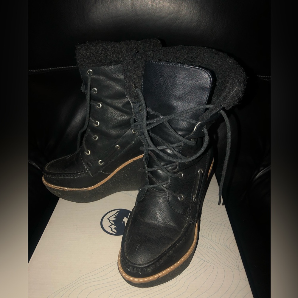 Black wedge winter boots